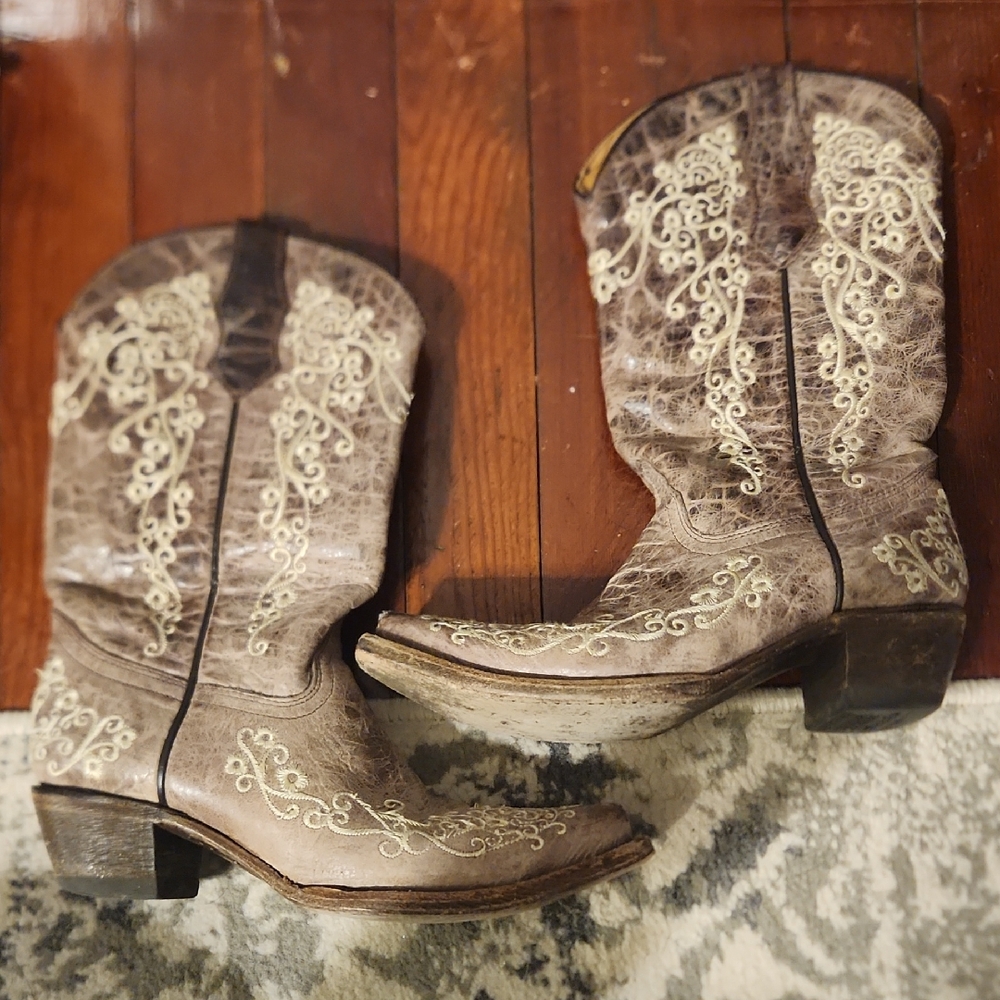 Corral Embroidered Heeled Boots - Brown and Cream